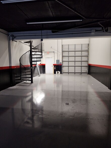 More Photos Of 2721 Vista Pky, West Palm Beach Light Manufacturing For Lease
