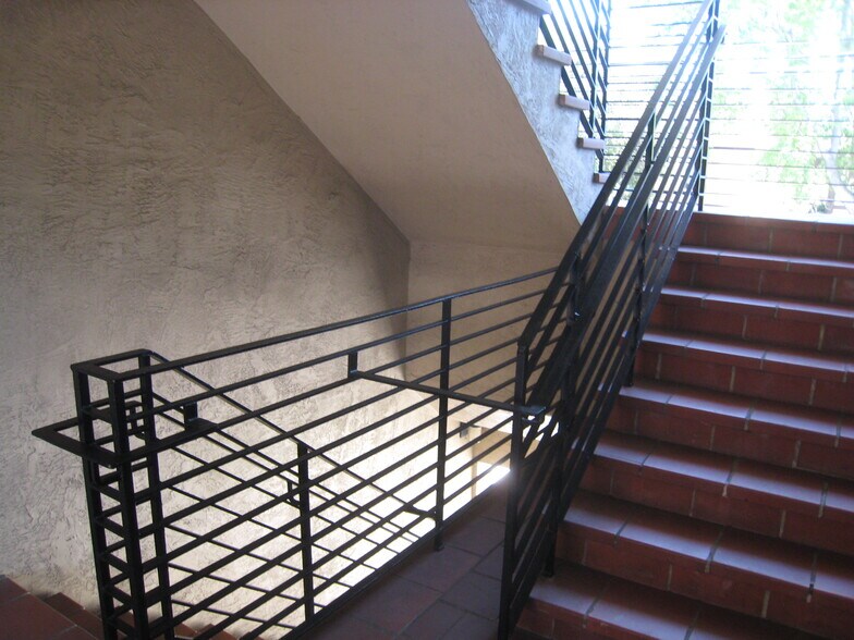 More Photos Of 407 Vernon St, Oakland Apartments For Sale