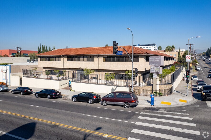 More Photos Of 2105 W Beverly Blvd, Los Angeles Medical For Lease