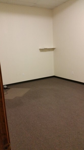 More Photos Of 5829 W Sam Houston Pky N, Houston Light Distribution For Lease