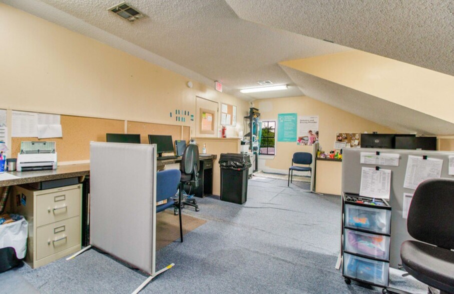 More Photos Of 3103 N 12th Ave, Pensacola Office For Sale