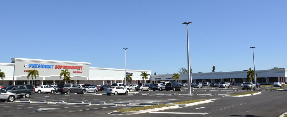 More Photos Of 2401-2499 10th Ave N, Lake Worth Unknown For Lease