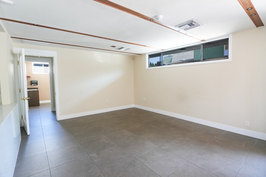 More Photos Of 3490 Linden Ave, Long Beach Medical For Sale