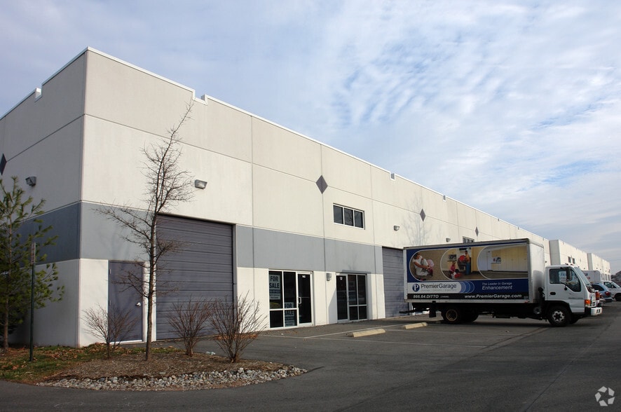 More Photos Of 45945 Trefoil Ln, Sterling Light Manufacturing For Sale