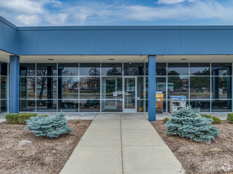 More Photos Of N25W23255 Paul Rd, Pewaukee Office For Sale