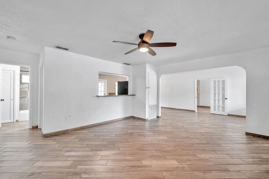 More Photos Of 125 5th Ave N, Safety Harbor Storefront Retail Office For Lease