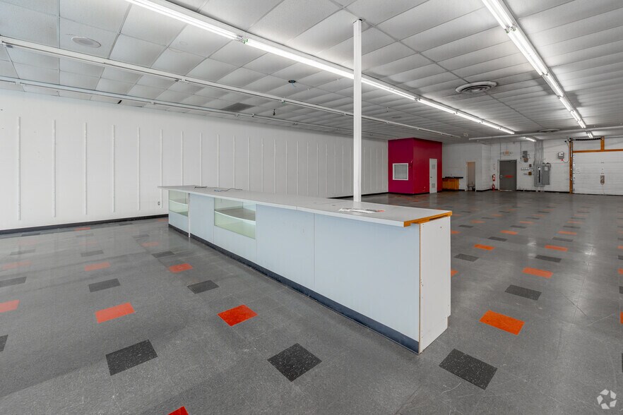 More Photos Of 1131 W Alexis Rd, Toledo Freestanding For Sale