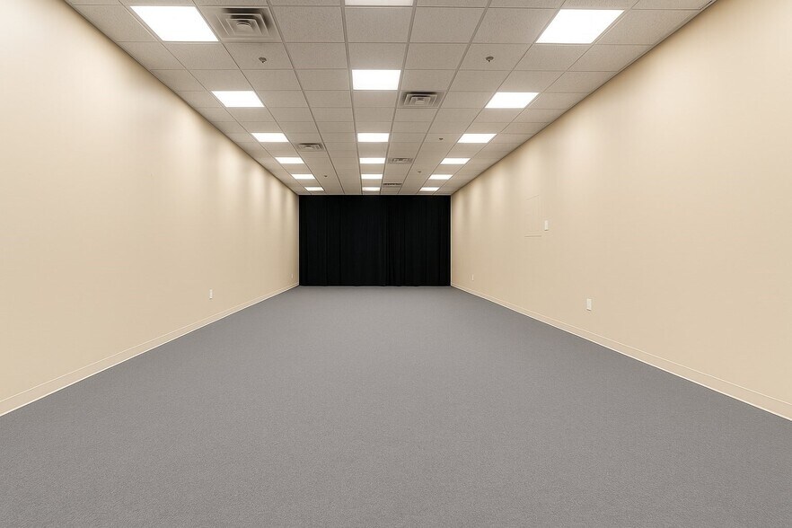 More Photos Of 464-468 Essex St @ Hampshire st, Lawrence Office For Sale