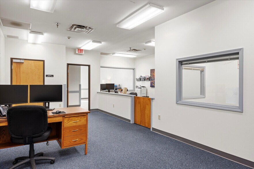 More Photos Of 2-4 W Ohio St, Butler Office For Sale