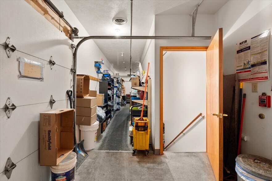 More Photos Of 212 Main St, Oneida General Retail For Sale