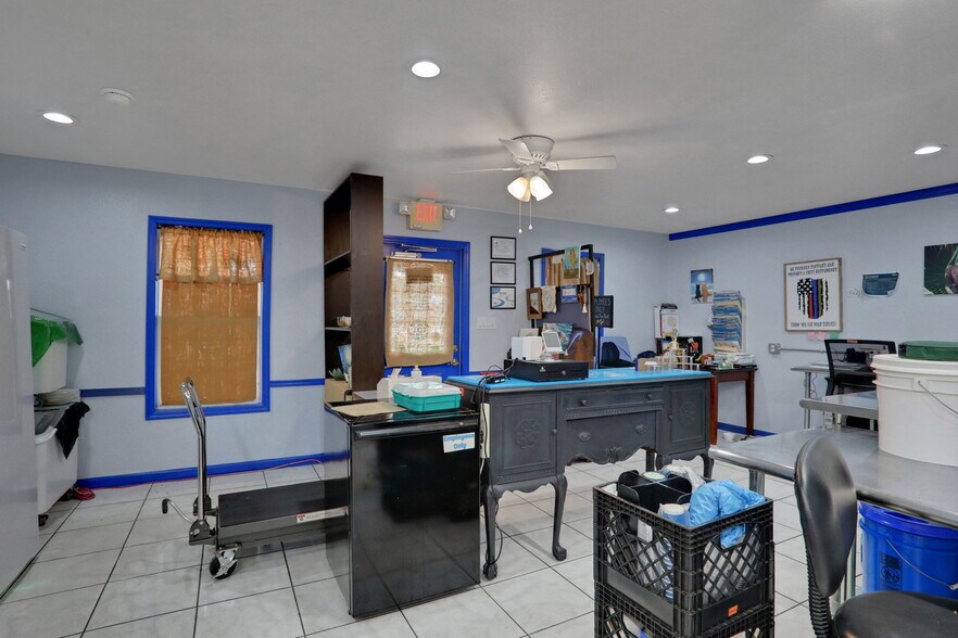 More Photos Of 413 Elm St, Welaka Freestanding For Sale