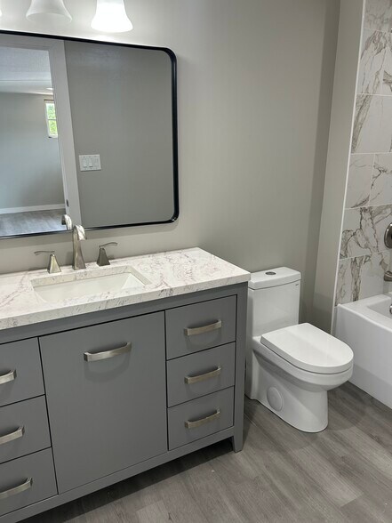 More Photos Of 930 Ranch Road 261, Buchanan Dam Apartments For Sale