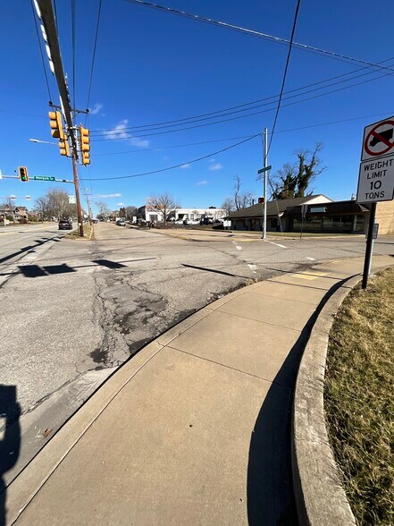 More Photos Of 1000-1010 Broadview Blvd, Brackenridge Freestanding For Lease