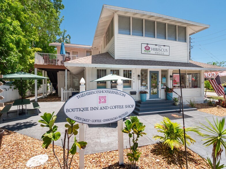 Primary Photo Of 2135 Mcgregor Blvd, Fort Myers Hospitality For Sale