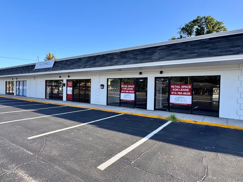 More Photos Of 4239 W Kennedy Blvd, Tampa Storefront For Lease