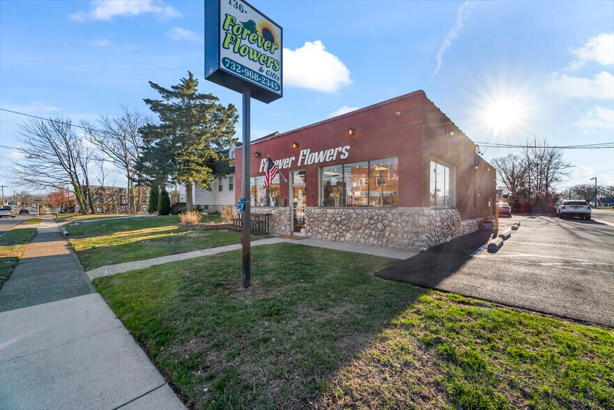 More Photos Of 136 Stelton Rd, Piscataway Freestanding For Lease