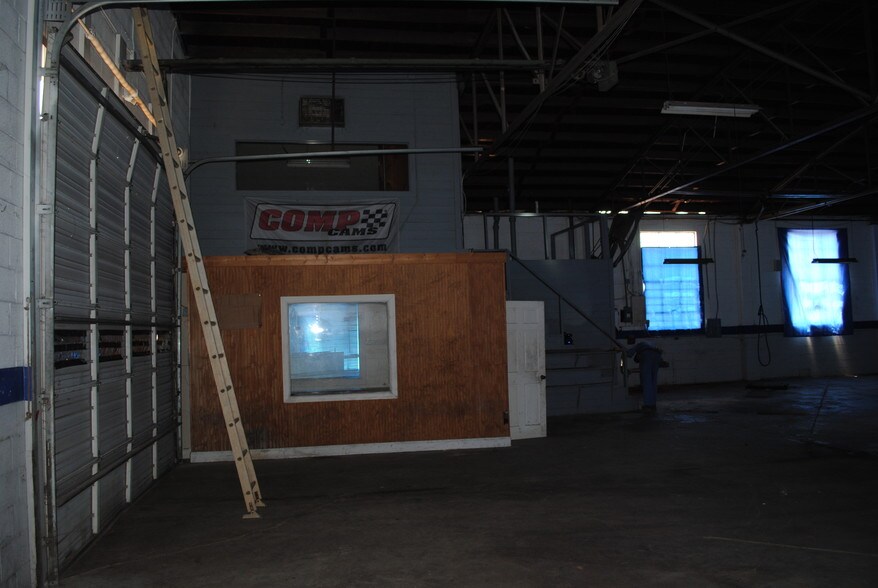 More Photos Of 2600 Medgar Evers Blvd, Jackson Auto Repair For Sale