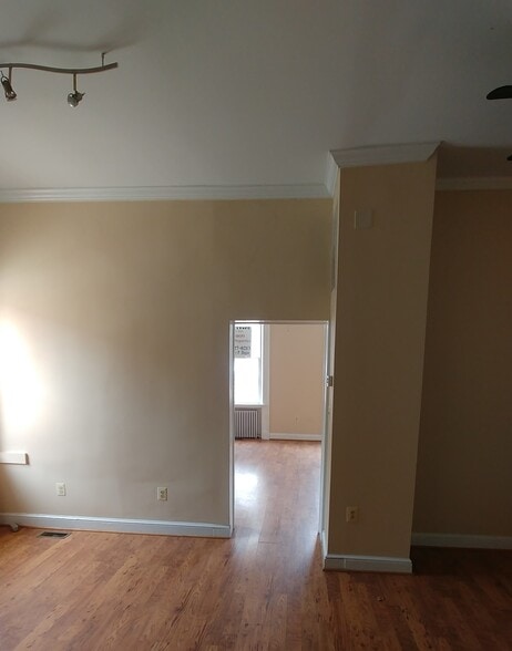 More Photos Of 9-11 W Market St, Leesburg Medical For Lease