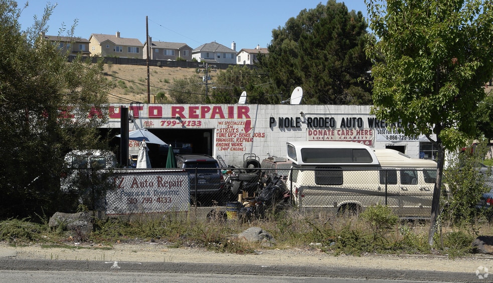 More Photos Of 700 Parker Ave, Rodeo Auto Repair For Sale