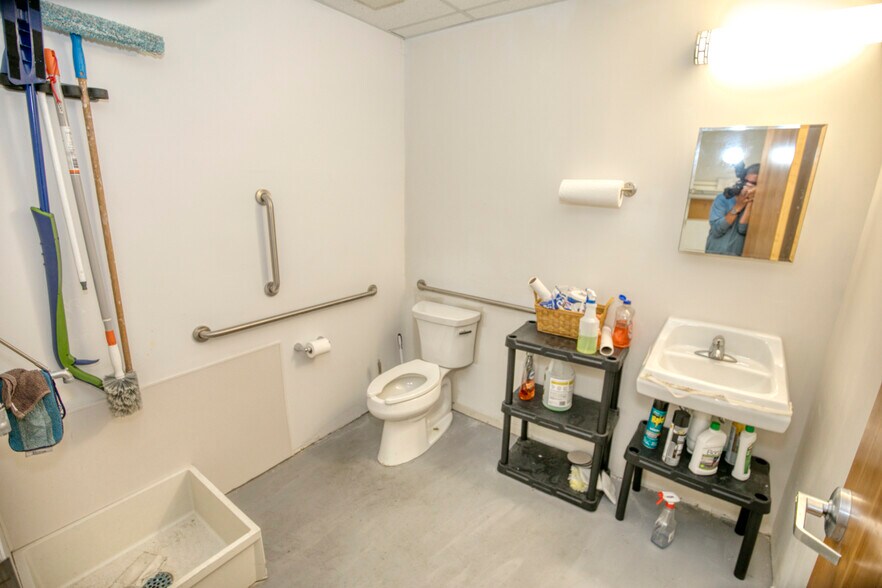 More Photos Of 11657 Lakeridge Pky, Ashland Unknown For Lease