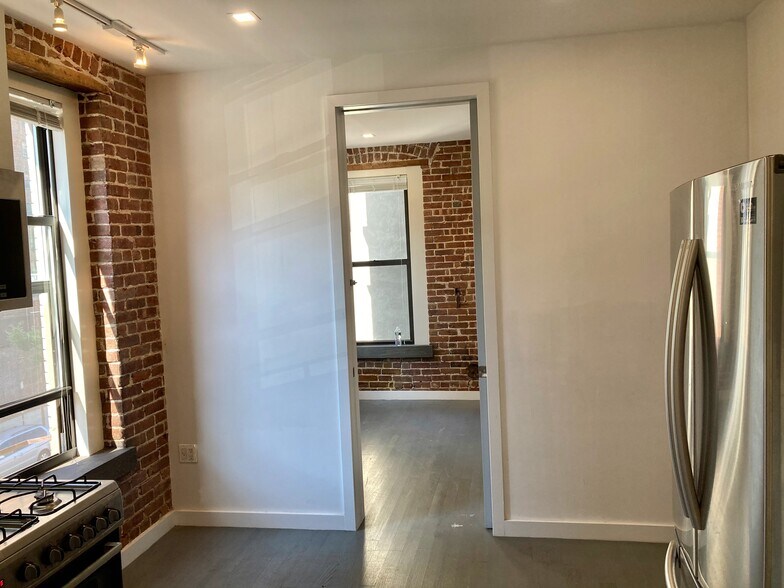 More Photos Of 197 Madison St, New York Apartments For Sale