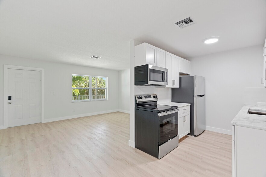 More Photos Of 1150 Carlton Ct, Fort Pierce Apartments For Sale