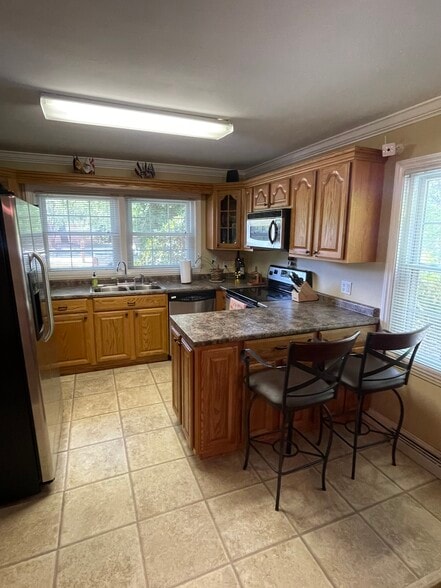 More Photos Of 2715 Reynolda Rd, Winston-Salem Office For Sale