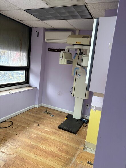 More Photos Of 740 Broadway, Brooklyn Storefront Retail Office For Lease