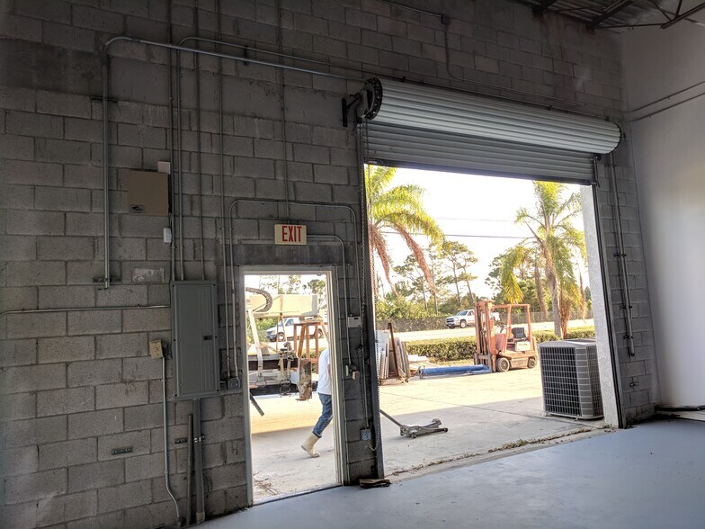 More Photos Of 845 Pop Tilton Pl, Jensen Beach Warehouse For Lease