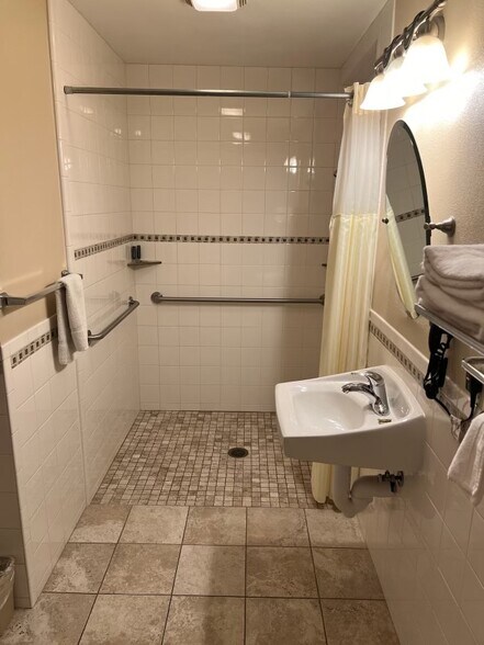 More Photos Of 550 S Auburn St, Colfax Hotel For Sale