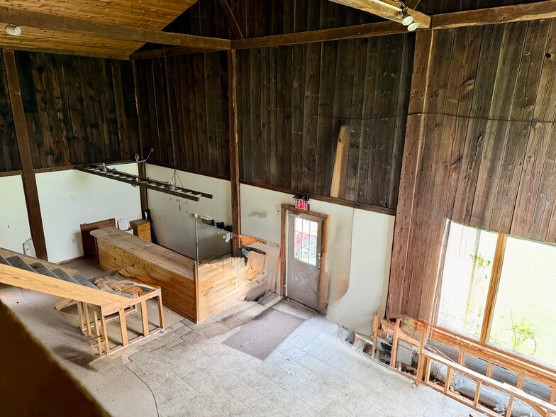 More Photos Of 981 Riverview Dr, Walnutport Storefront Retail Office For Sale