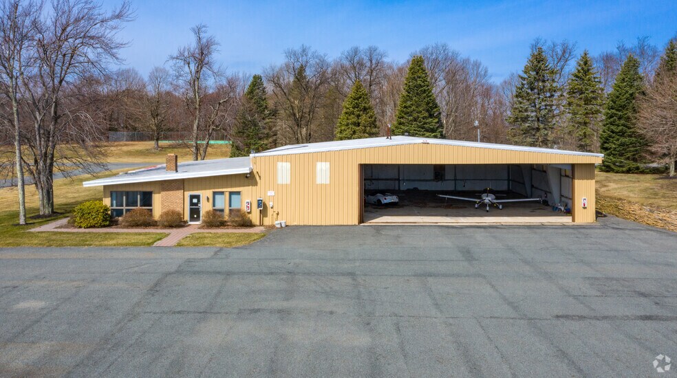 More Photos Of 37 Colonel Lindbergh Ln, Moscow Airport For Sale