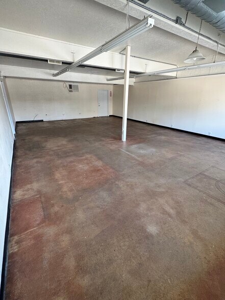 More Photos Of 121 Main, Quinlan Storefront For Lease