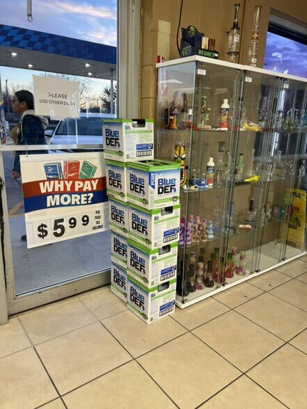 More Photos Of Cherokee St, Lindsay Convenience Store For Lease