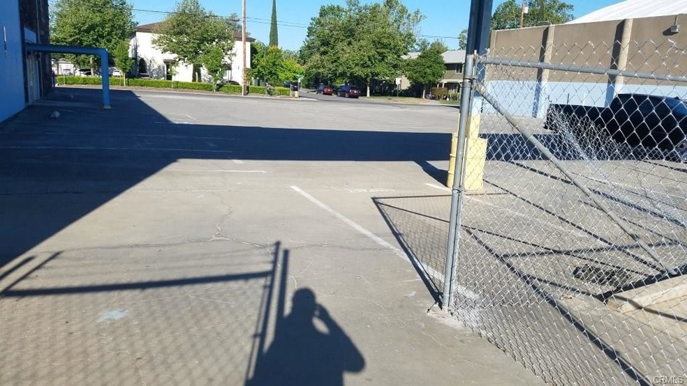 More Photos Of 250 Walsh Ave, Hamilton City Distribution For Sale