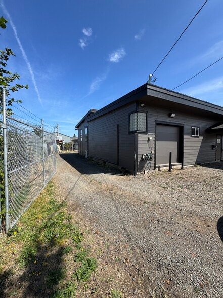More Photos Of 1351 Wilbur St SE, Salem Warehouse For Sale