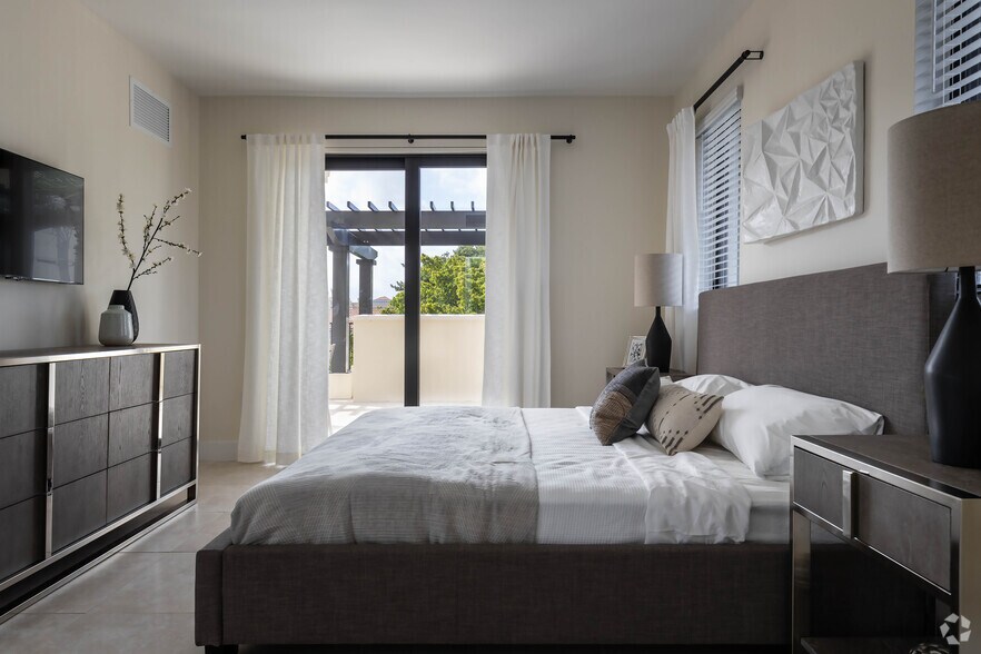 More Photos Of 1091 Galiano St, Coral Gables Apartments For Sale