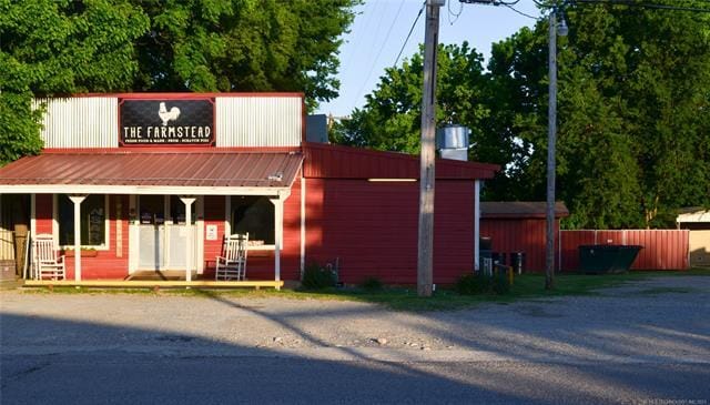 More Photos Of 117 S Franklin St, Colbert Restaurant For Sale