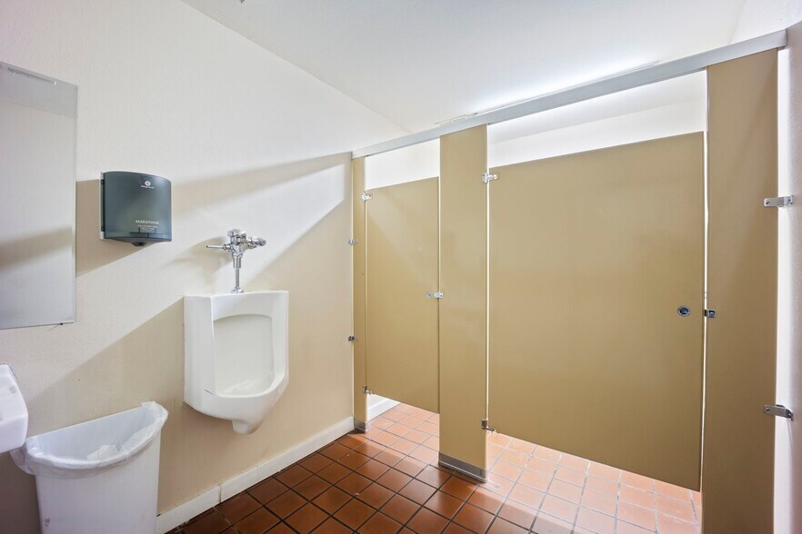 More Photos Of 3400 W Northern Ave, Pueblo Restaurant For Sale