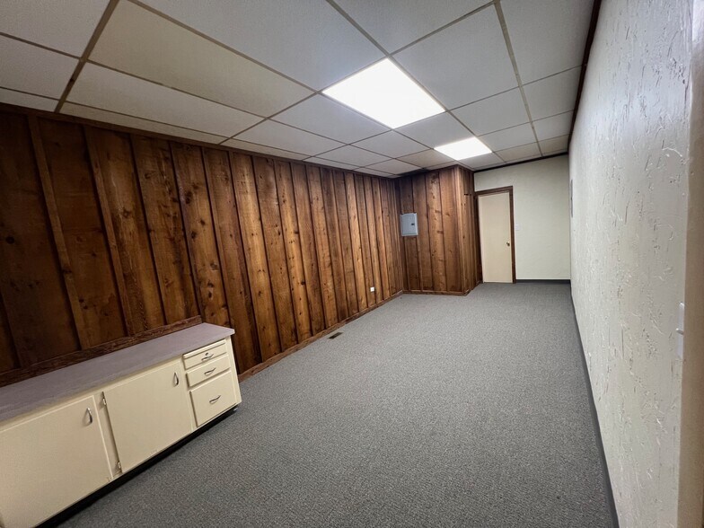 More Photos Of 900 E Hartford Ave, Ponca City Medical For Lease