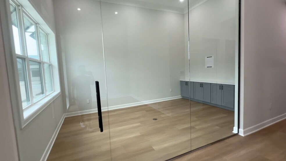 Primary Photo Of 1325 Main St, Katy Medical For Lease