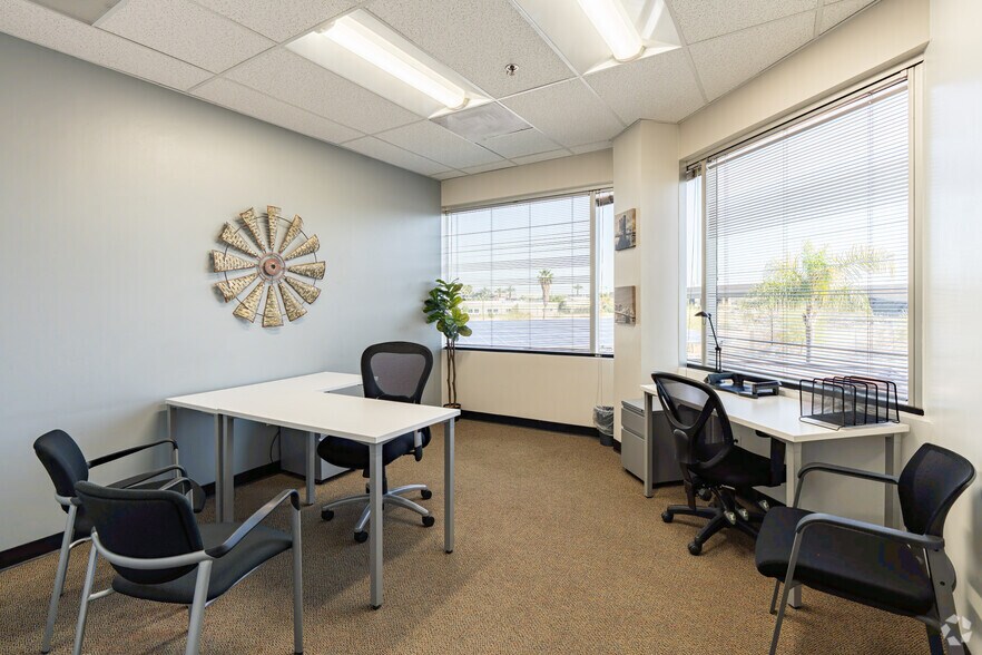 More Photos Of 4900 California Ave, Bakersfield Coworking Space