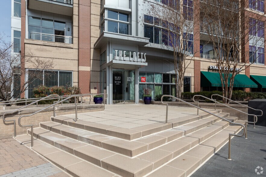 More Photos Of 8210 Crestwood Heights Dr, McLean Apartments For Lease