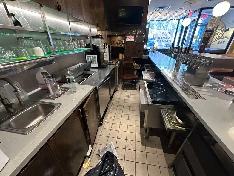 More Photos Of 610-612 Ninth Ave, New York Storefront For Lease