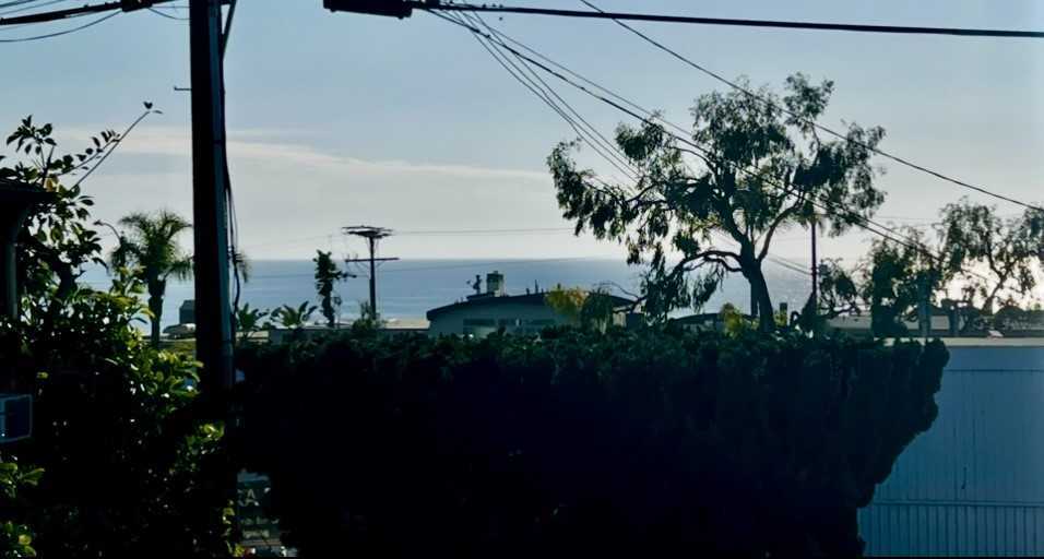 More Photos Of 939 Glenneyre St, Laguna Beach Office For Lease