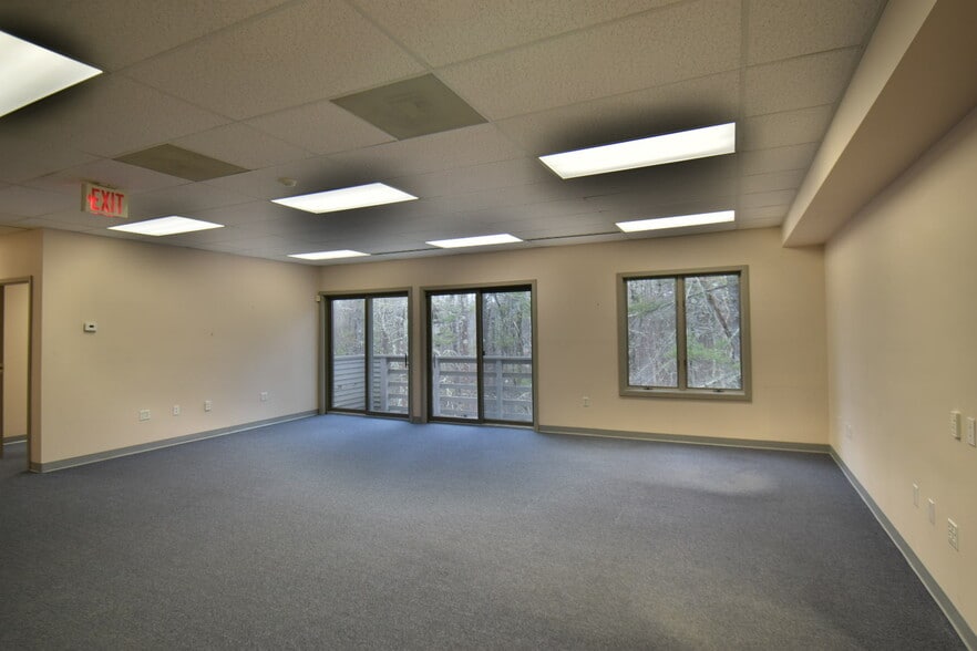 More Photos Of 1000 Main St, Acton Office For Lease