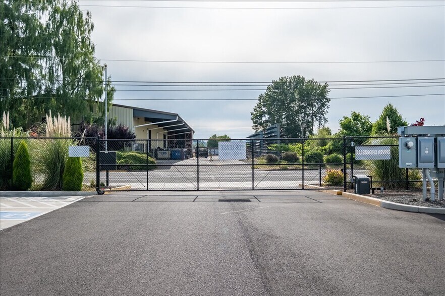 More Photos Of 2989 Ferry St SW, Albany Industrial For Lease