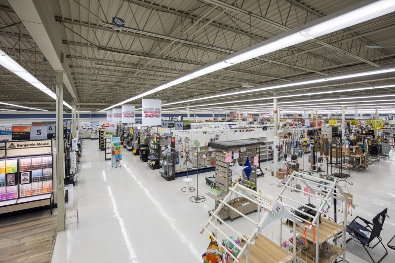 More Photos Of 999 W Winneconne Ave, Neenah Freestanding For Lease