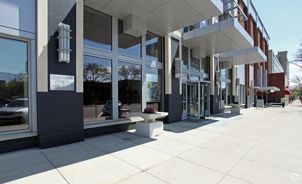 More Photos Of 401-411 S Old Woodward Ave, Birmingham Office Residential For Lease