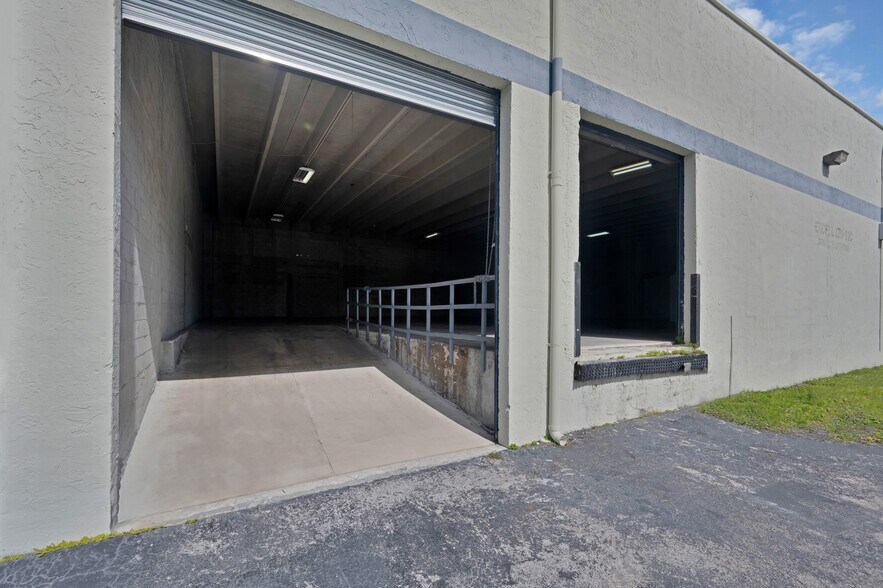 More Photos Of 5220 NW 72nd Ave, Miami Warehouse For Lease